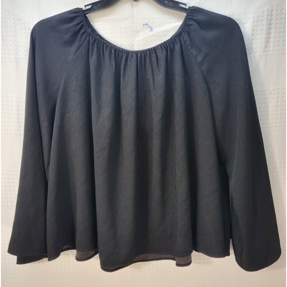 Elizabeth&amp;James Tops - Elizabeth & James Blouse Womens Medium Black Peasant Chiffon Crop Raglan Sleeve
